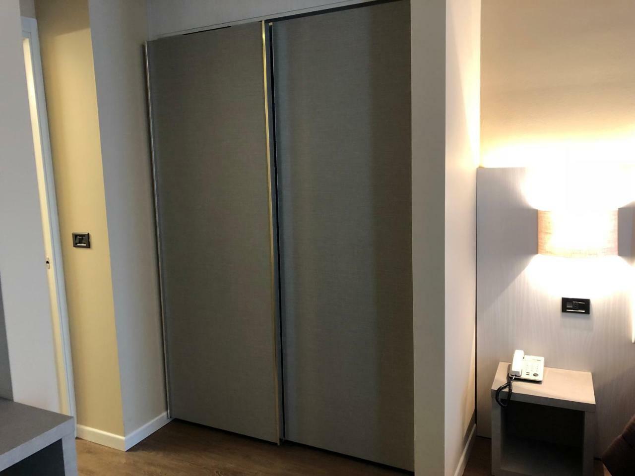 Hotel Enrichetta 데센자노델가르다 외부 사진